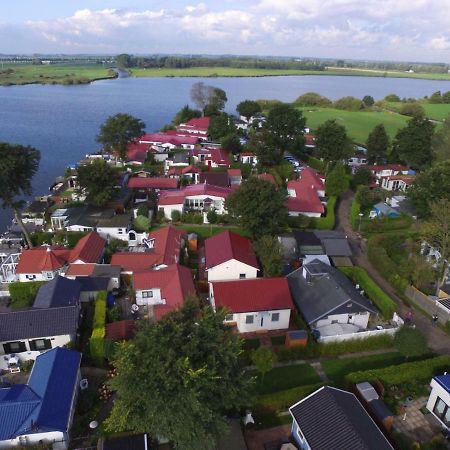 Ferienpark Vislust Haus De Graaf Niederlande Ijsselmeer Wervershoof Exterior foto